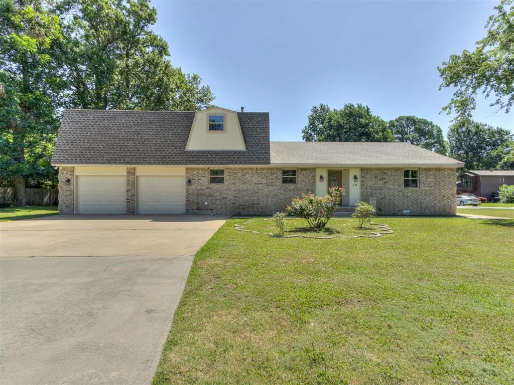 Photo 5 — 531 S Berry Road, Norman, OK 73069