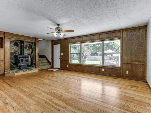 Photo 7 — 531 S Berry Road, Norman, OK 73069
