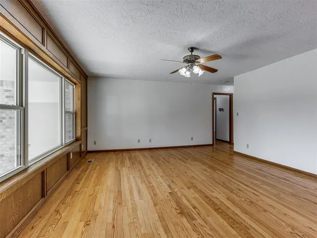 Photo 2 — 531 S Berry Road, Norman, OK 73069