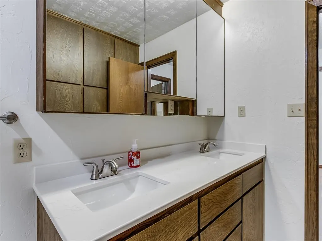 Photo 22 — 531 S Berry Road, Norman, OK 73069