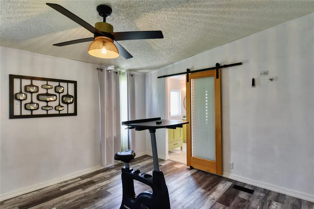 Photo 10 — 1317 W 8th Street, Elk City, OK 73644