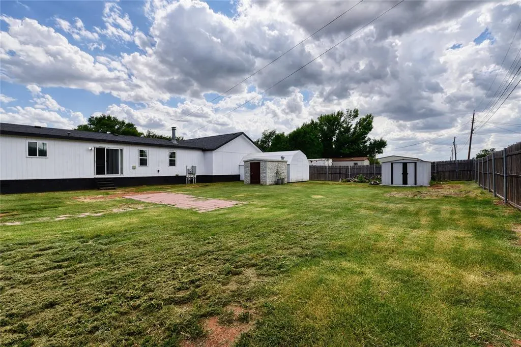 Photo 16 — 1317 W 8th Street, Elk City, OK 73644