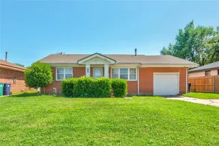 Sold home at 1600 SW 61st Street