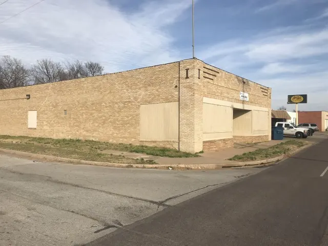 Photo 4 — 1845 W Linwood Boulevard, Oklahoma City, OK 73106
