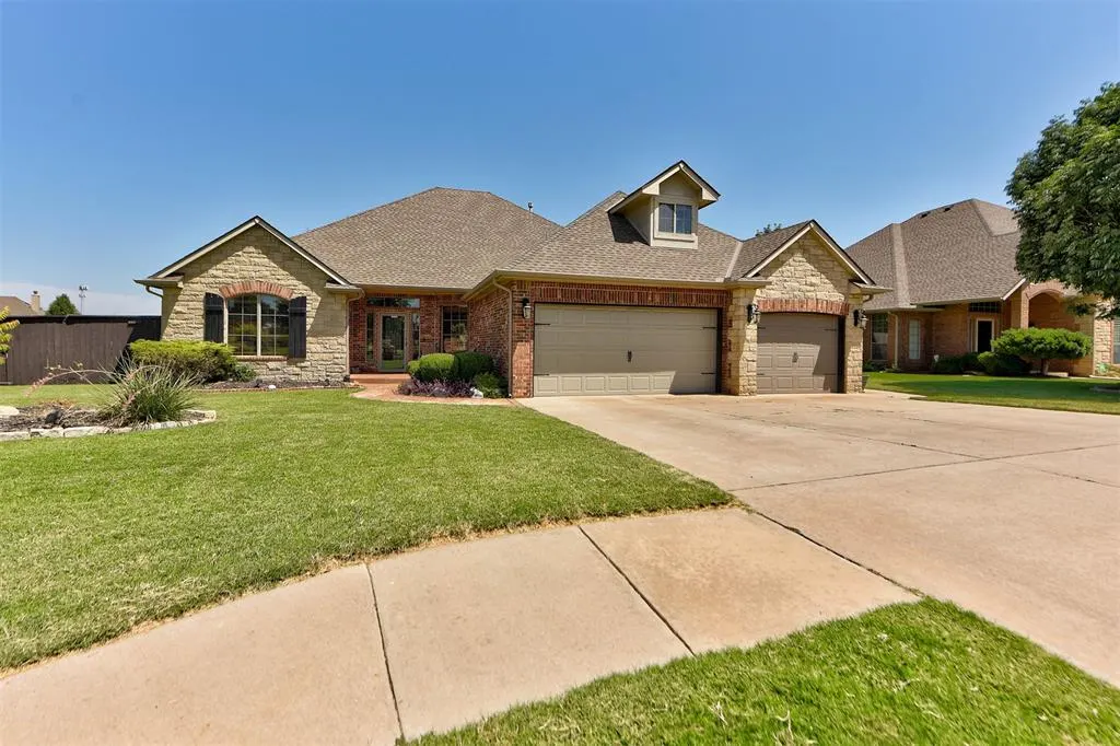 Photo 2 — 5513 NW 120th Street, Oklahoma City, OK 73162