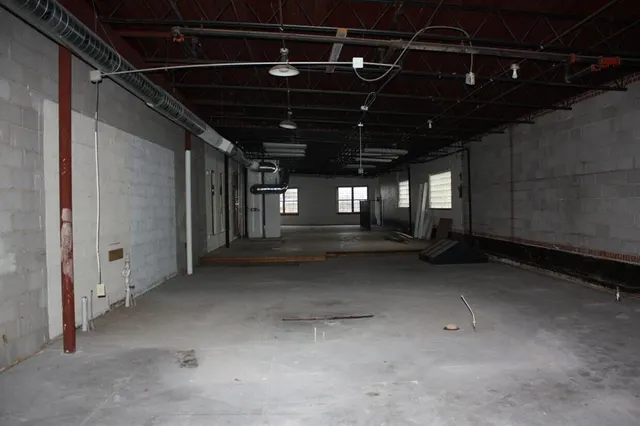 Photo 7 — 1735 NW 5th Street, Oklahoma City, OK 73102