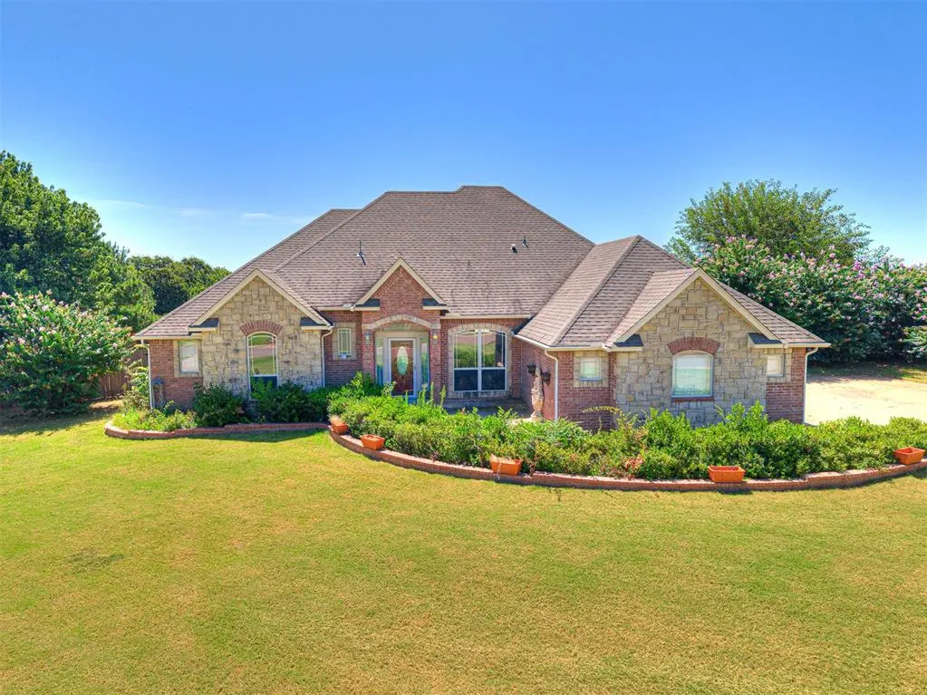 Front exterior — 680 Silver Tree Drive, Choctaw, OK 73020