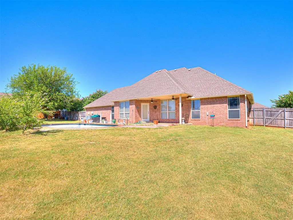 Photo 10 — 680 Silver Tree Drive, Choctaw, OK 73020