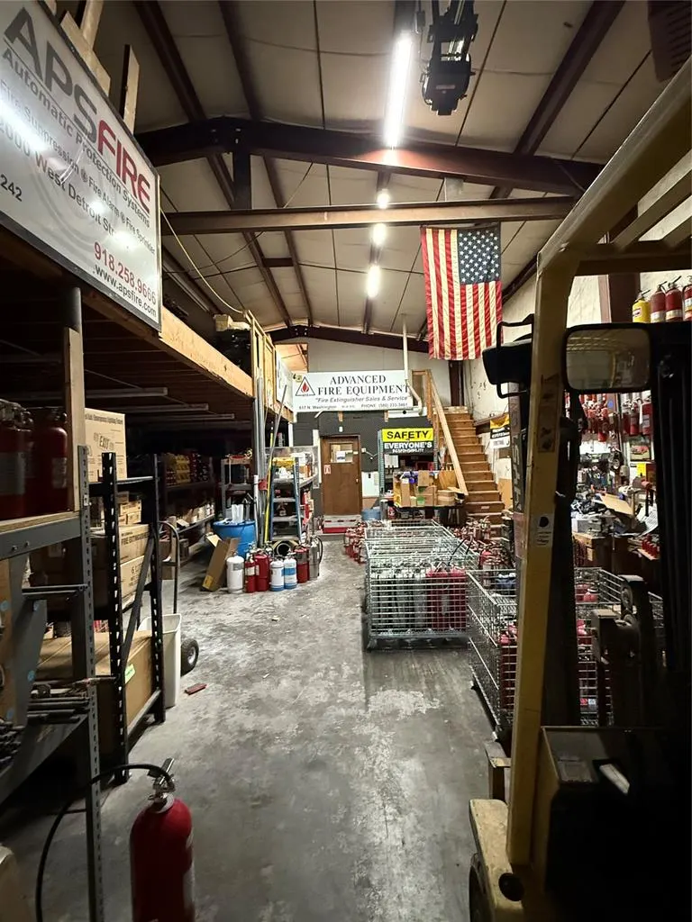 Photo 4 — 517 N Washington Avenue, Enid, OK 73701
