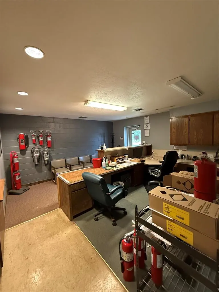 Photo 12 — 517 N Washington Avenue, Enid, OK 73701