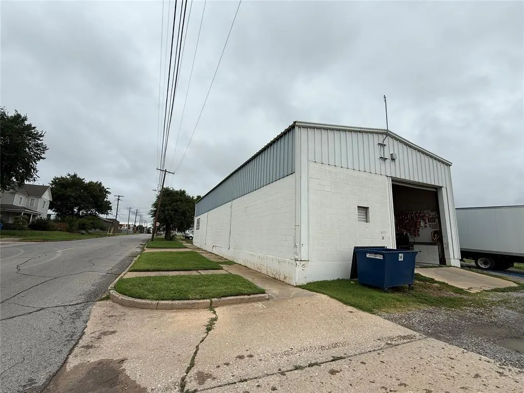 Photo 18 — 517 N Washington Avenue, Enid, OK 73701
