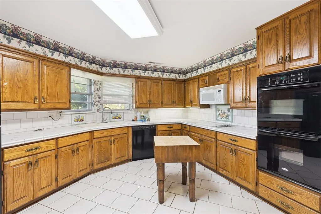 Photo 14 — 3528 NW 42nd Street, Oklahoma City, OK 73112