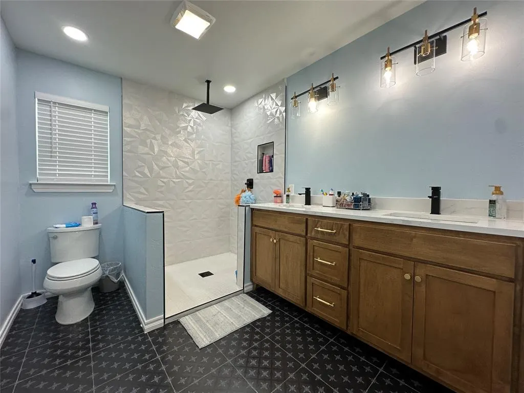 Photo 8 — 2232 NE 22nd Street, Oklahoma City, OK 73111