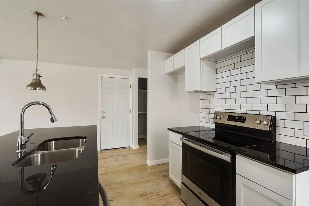 Photo 10 — 711 NW 30th Street, Oklahoma City, OK 73118