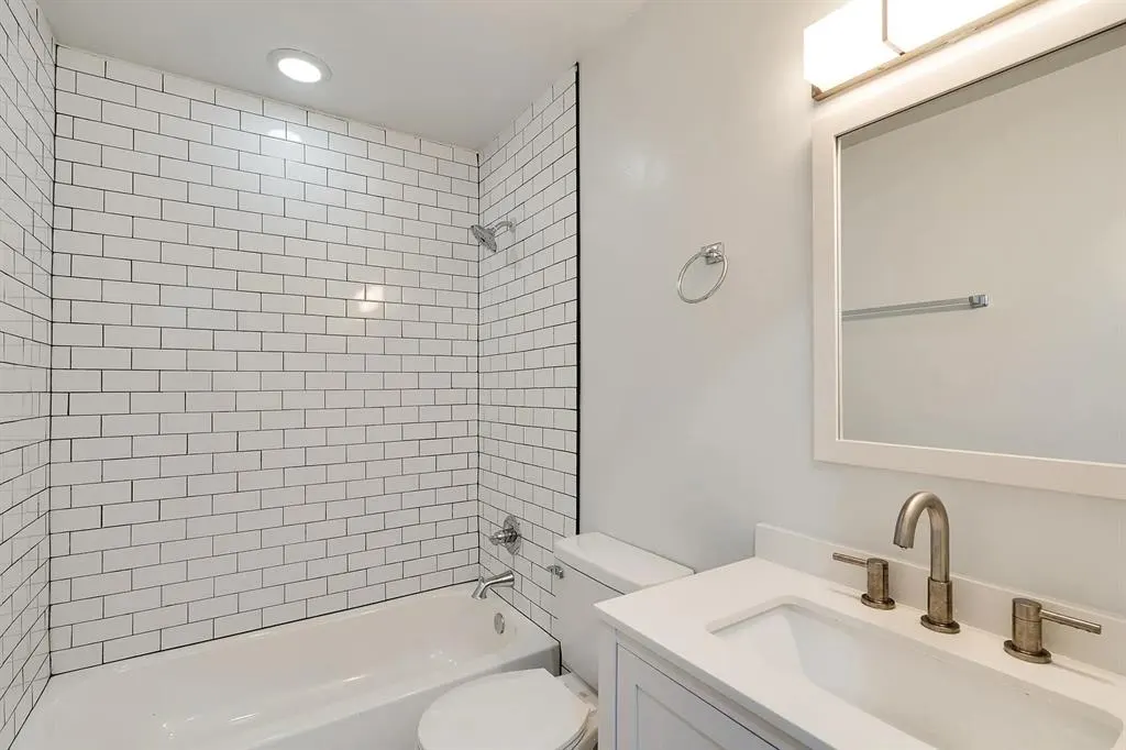 Photo 20 — 711 NW 30th Street, Oklahoma City, OK 73118