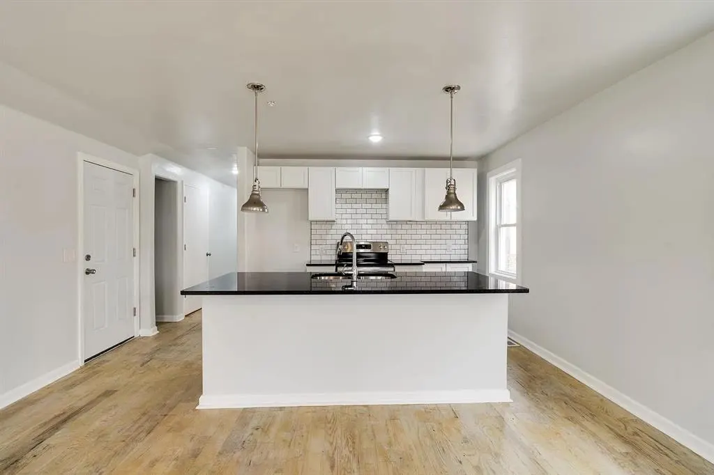 Photo 22 — 711 NW 30th Street, Oklahoma City, OK 73118