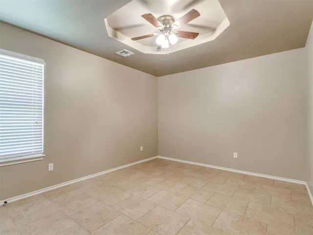 Photo 5 — 3975 Lonetree Drive, Edmond, OK 73025