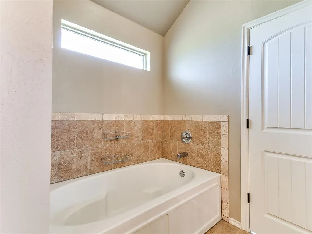 Photo 32 — 3975 Lonetree Drive, Edmond, OK 73025