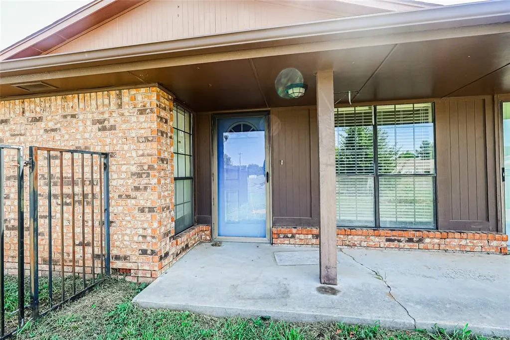 Photo 2 — 2443 SW 90th Place, Oklahoma City, OK 73159