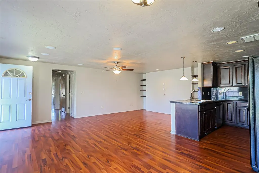 Photo 5 — 2443 SW 90th Place, Oklahoma City, OK 73159