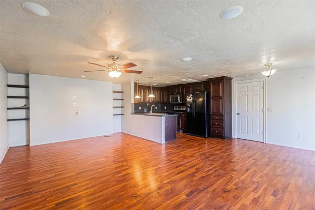Photo 6 — 2443 SW 90th Place, Oklahoma City, OK 73159