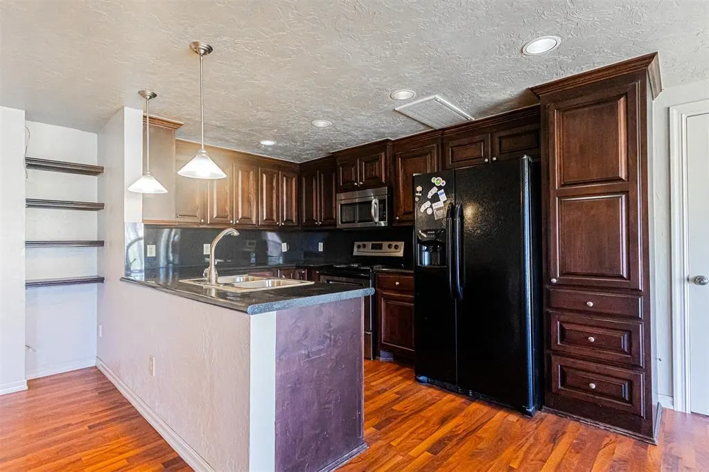 Photo 8 — 2443 SW 90th Place, Oklahoma City, OK 73159