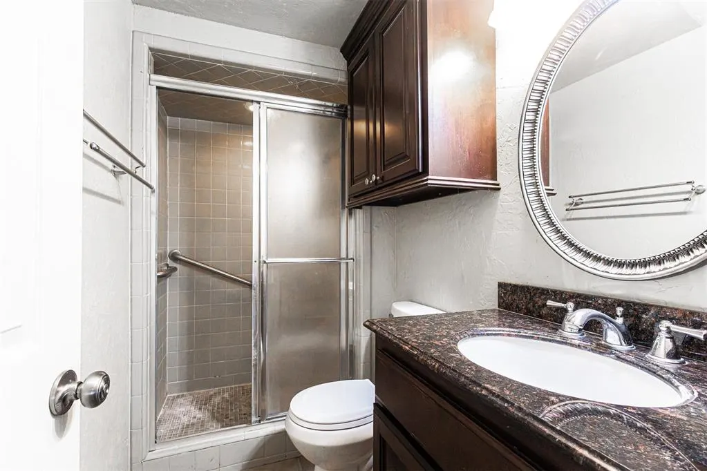 Photo 11 — 2443 SW 90th Place, Oklahoma City, OK 73159