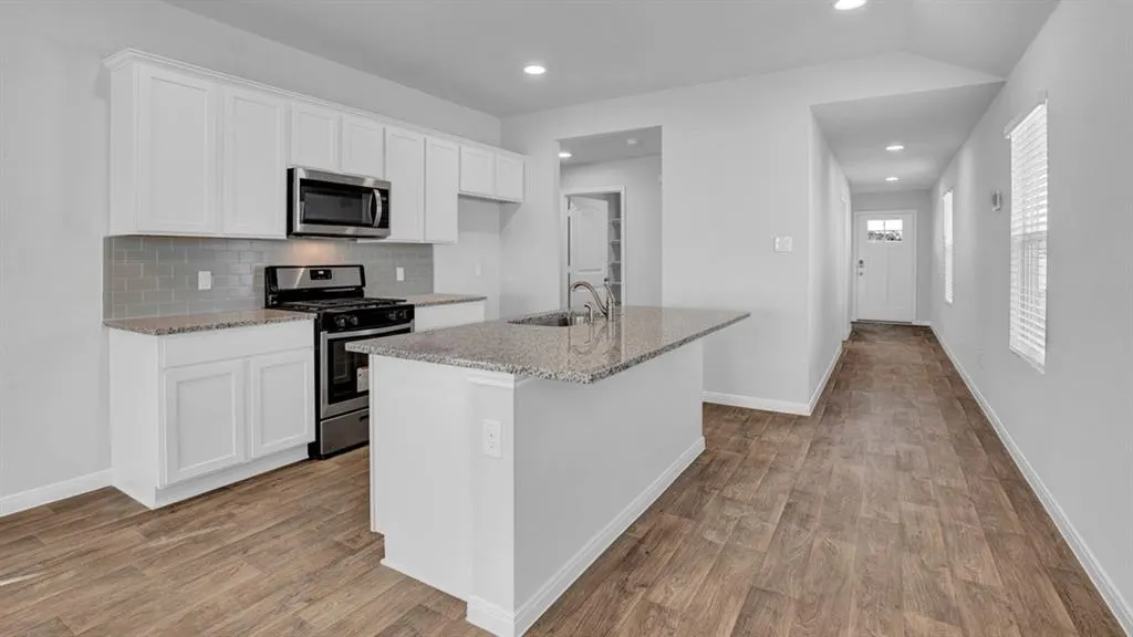 Photo 5 — 10713 Red Thistle Drive, Oklahoma City, OK 73131