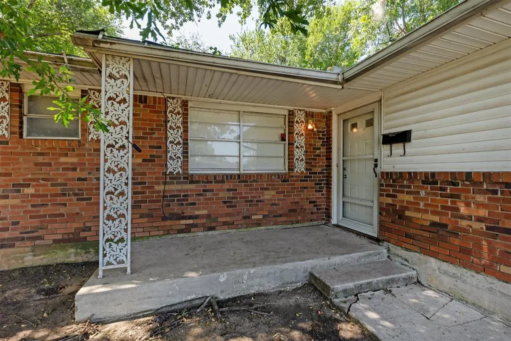 Photo 2 — 3320 Hampton Drive, Del City, OK 73115