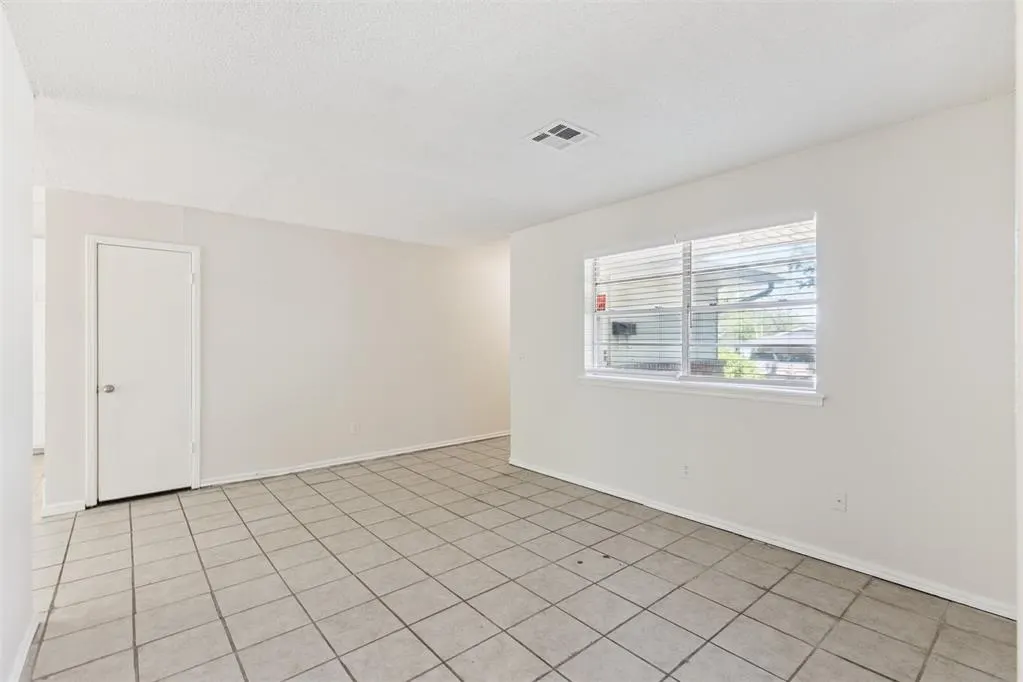 Photo 6 — 3320 Hampton Drive, Del City, OK 73115