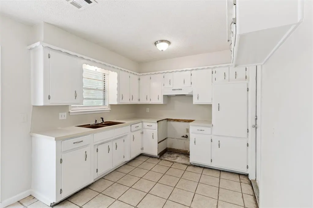 Photo 7 — 3320 Hampton Drive, Del City, OK 73115