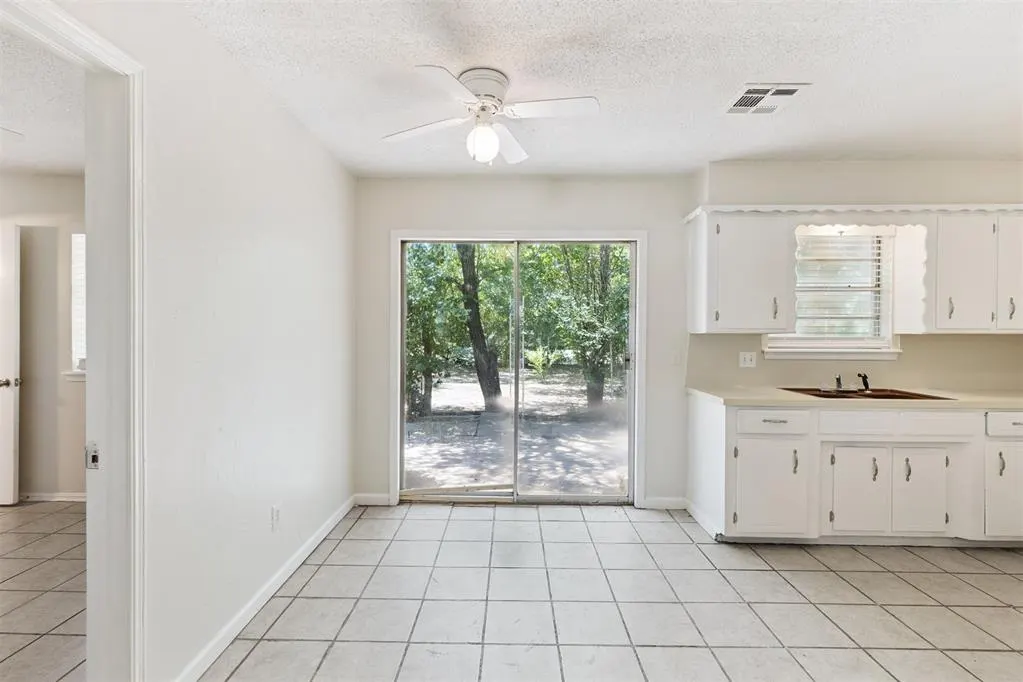 Photo 12 — 3320 Hampton Drive, Del City, OK 73115