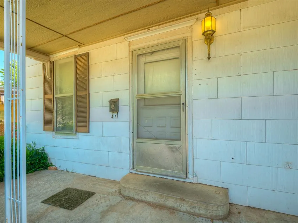 Photo 5 — 208 N Cheyenne Avenue, Geary, OK 73040
