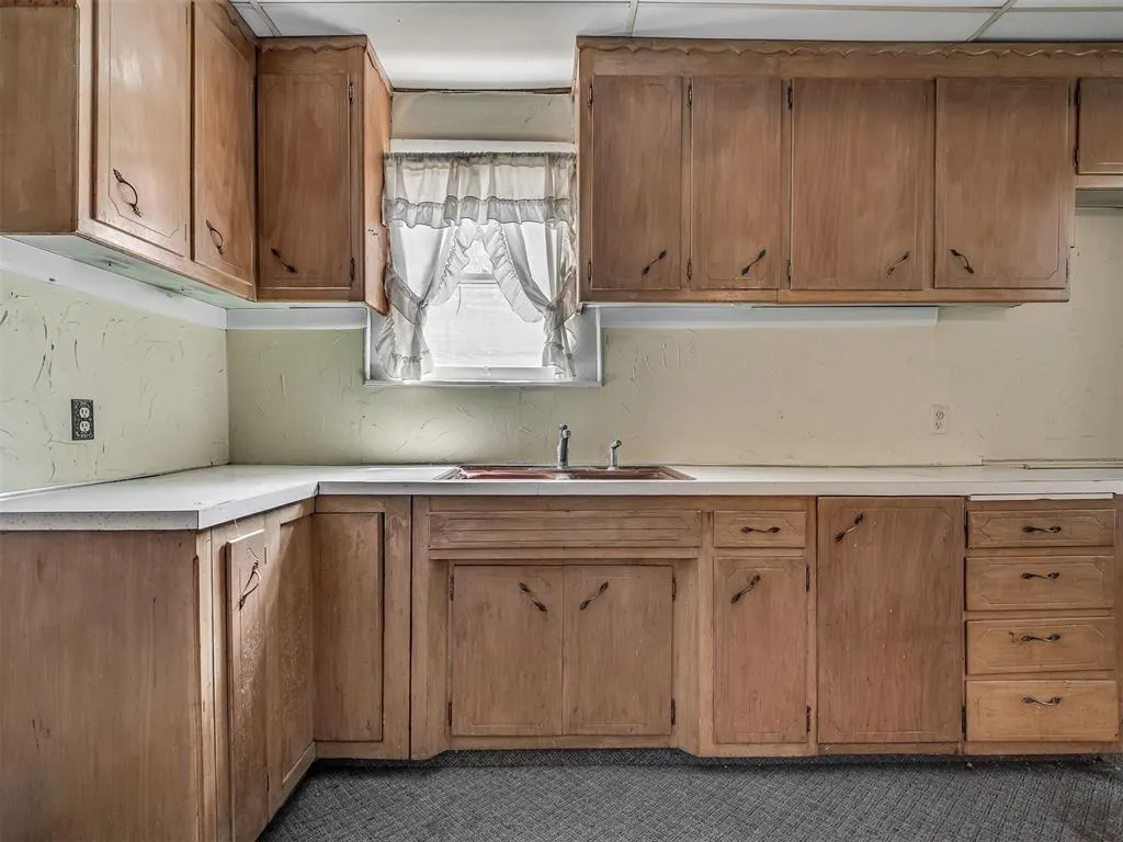 Photo 21 — 208 N Cheyenne Avenue, Geary, OK 73040