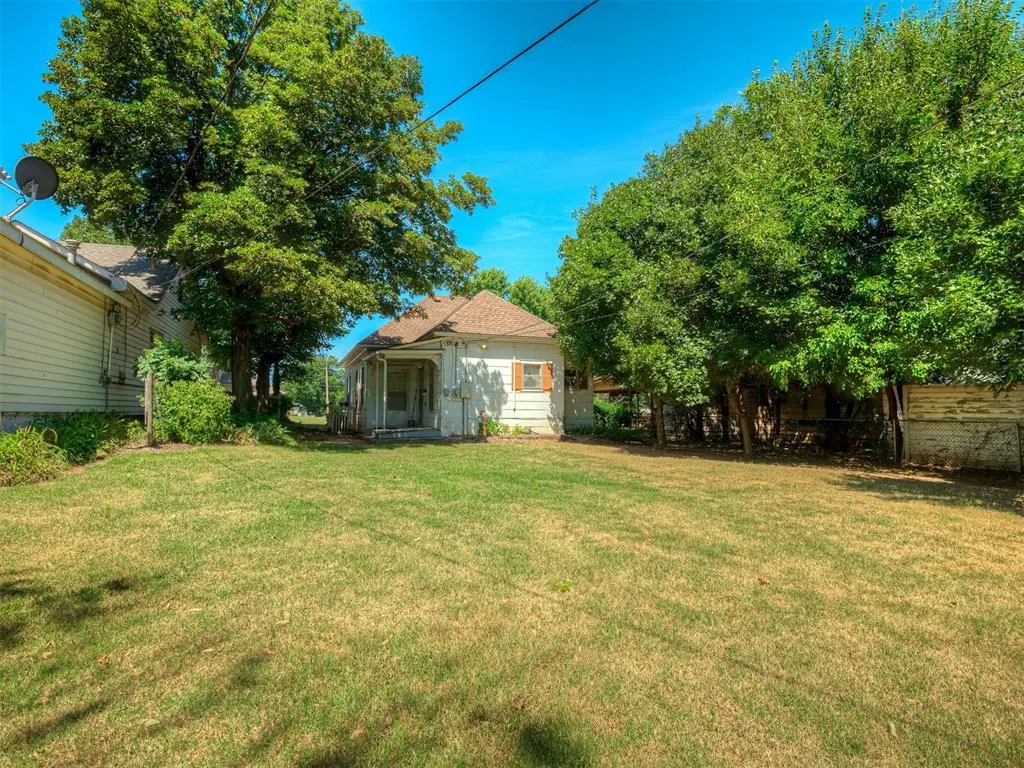 Photo 34 — 208 N Cheyenne Avenue, Geary, OK 73040