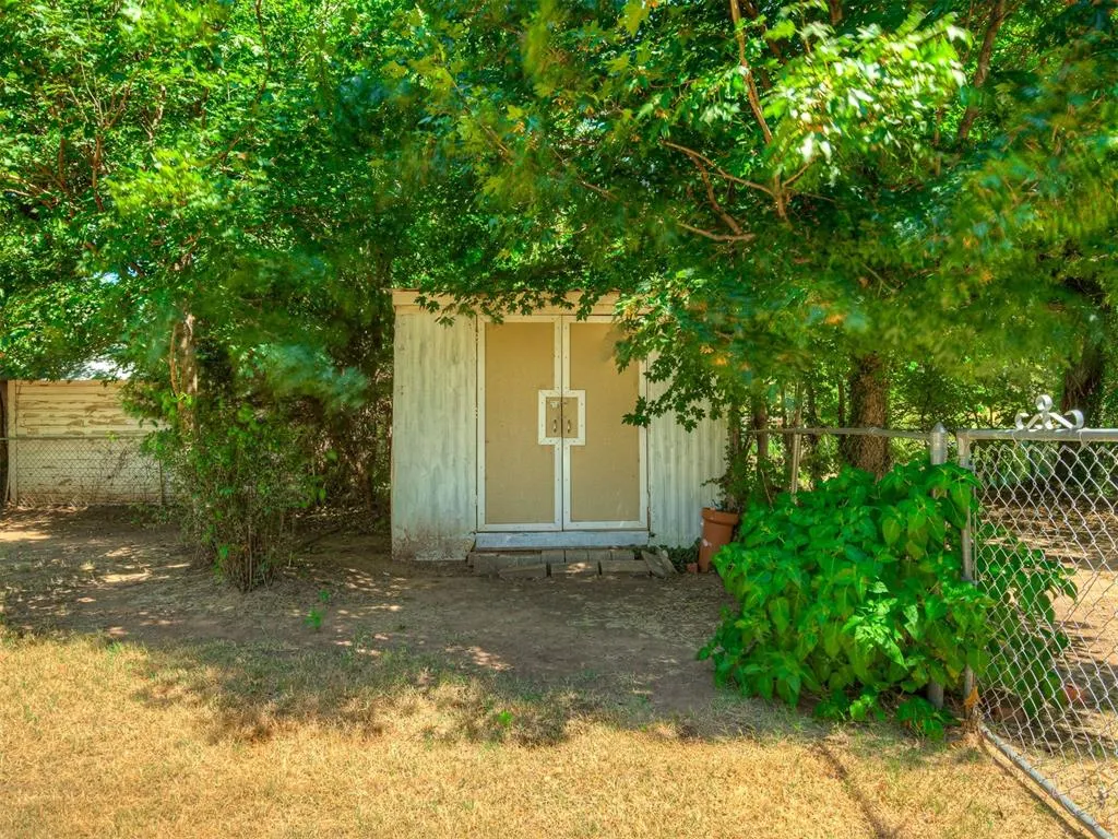 Photo 35 — 208 N Cheyenne Avenue, Geary, OK 73040