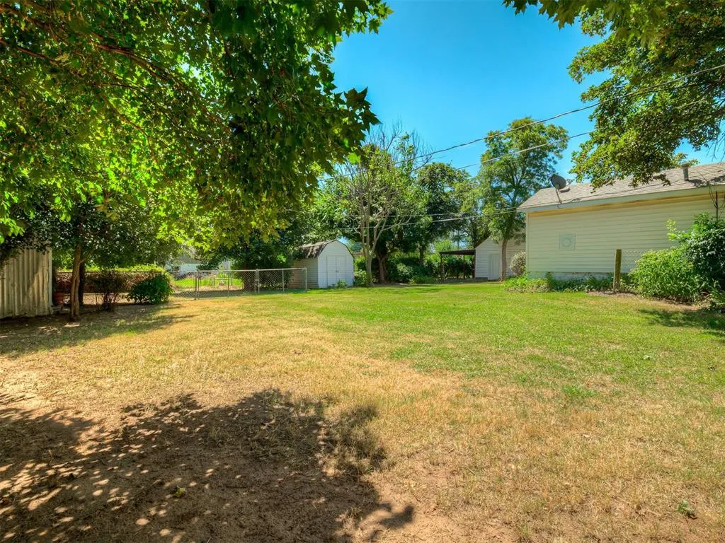 Photo 37 — 208 N Cheyenne Avenue, Geary, OK 73040
