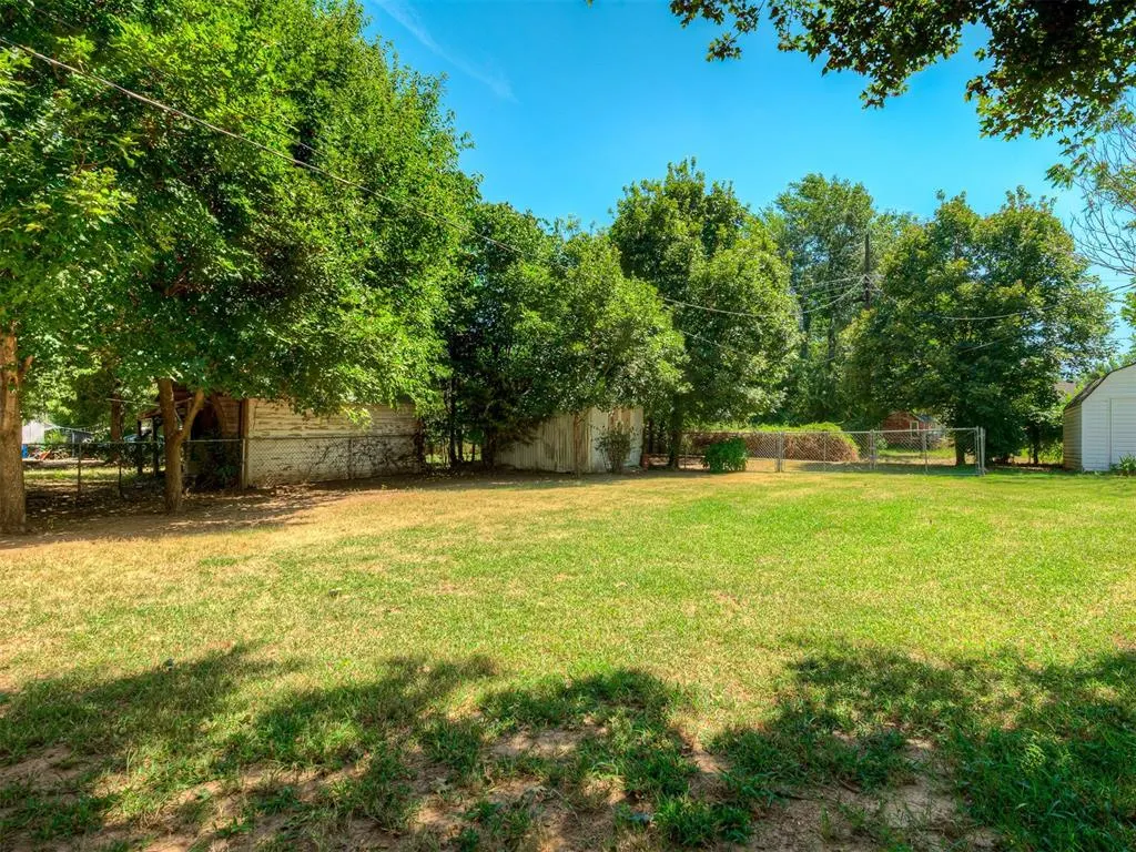 Photo 38 — 208 N Cheyenne Avenue, Geary, OK 73040