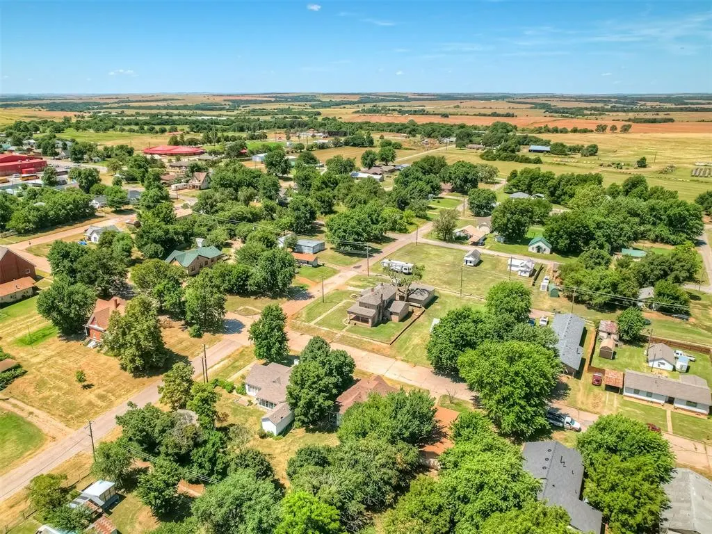 Photo 46 — 208 N Cheyenne Avenue, Geary, OK 73040