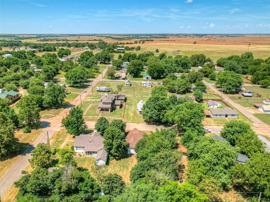 Photo 45 — 208 N Cheyenne Avenue, Geary, OK 73040
