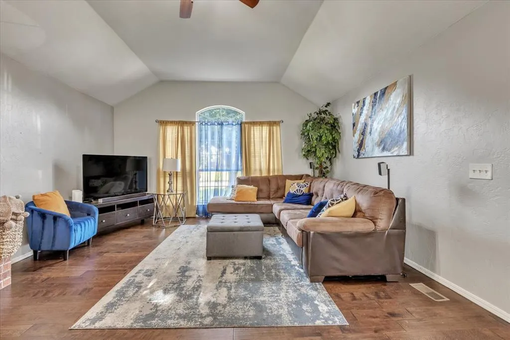 Photo 4 — 8000 N Mckee Boulevard, Oklahoma City, OK 73132