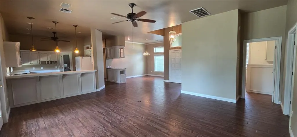 Photo 5 — 832 W Adams Street, Purcell, OK 73080