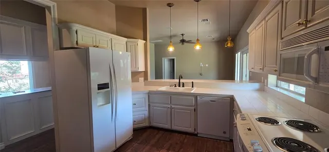 Photo 7 — 832 W Adams Street, Purcell, OK 73080