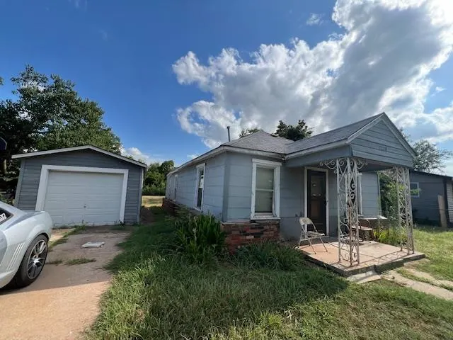 Photo 2 — 1714 NE 34th Street, Oklahoma City, OK 73111