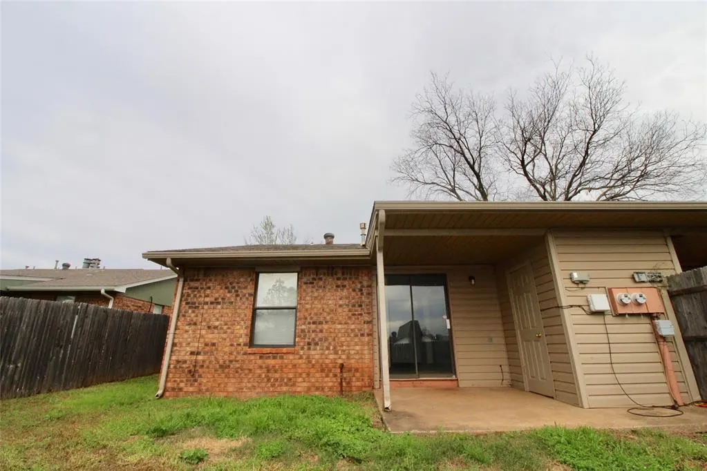 Photo 5 — 910 Aspen Court, Noble, OK 73068