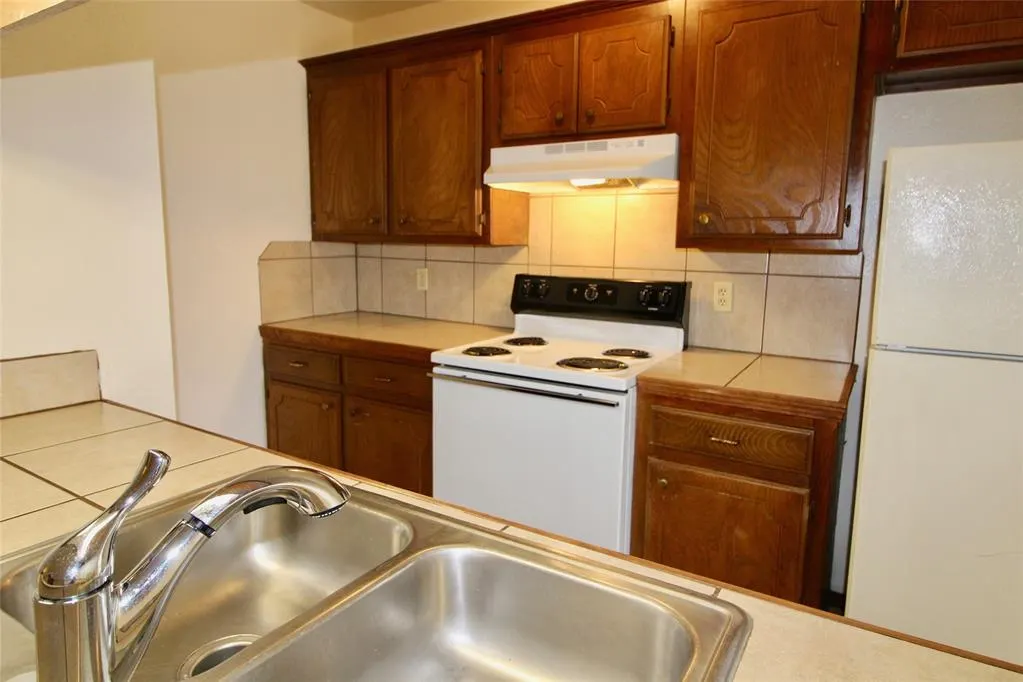 Photo 15 — 910 Aspen Court, Noble, OK 73068