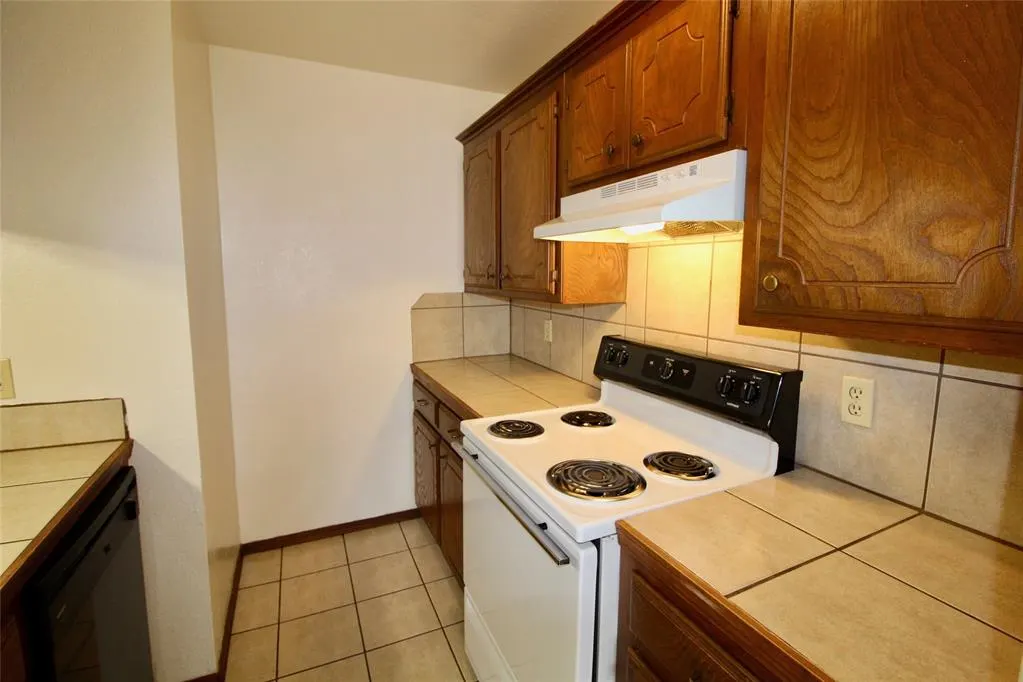 Photo 17 — 910 Aspen Court, Noble, OK 73068