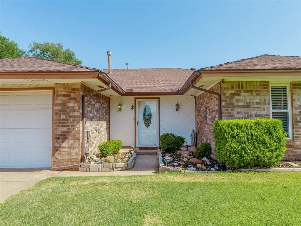 Photo 2 — 8917 NW 92nd Street, Oklahoma City, OK 73132