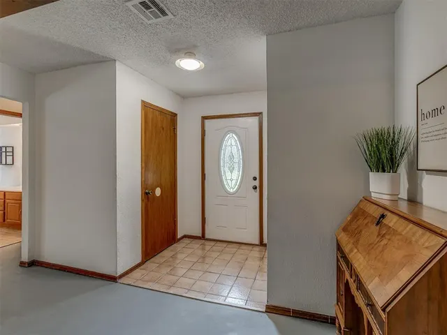 Photo 3 — 8917 NW 92nd Street, Oklahoma City, OK 73132