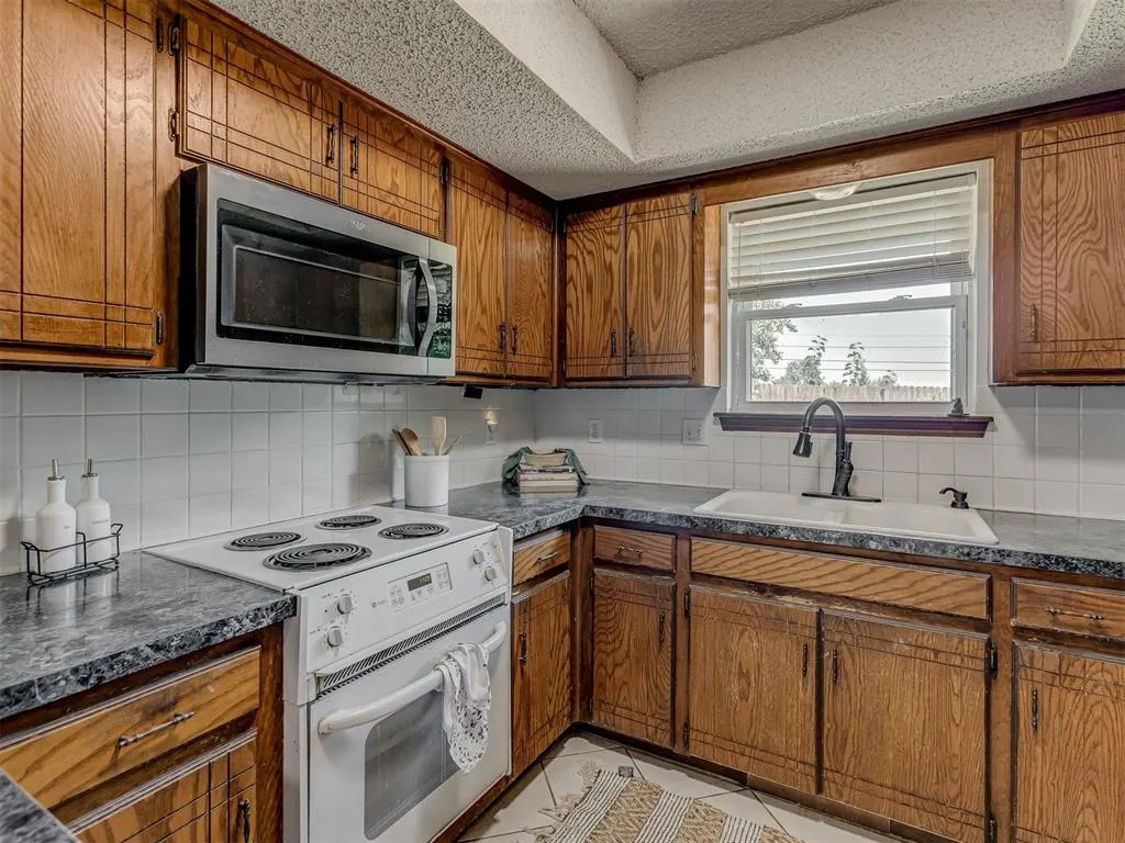 Photo 11 — 8917 NW 92nd Street, Oklahoma City, OK 73132